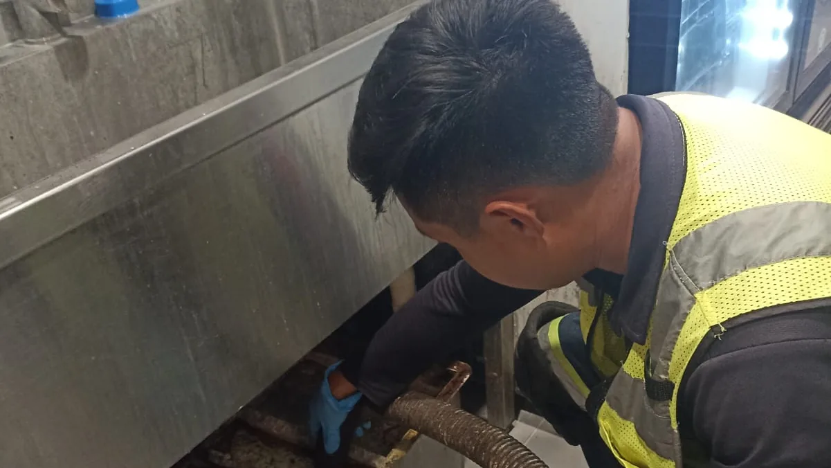 Limpieza real de un punto sanitario comercial